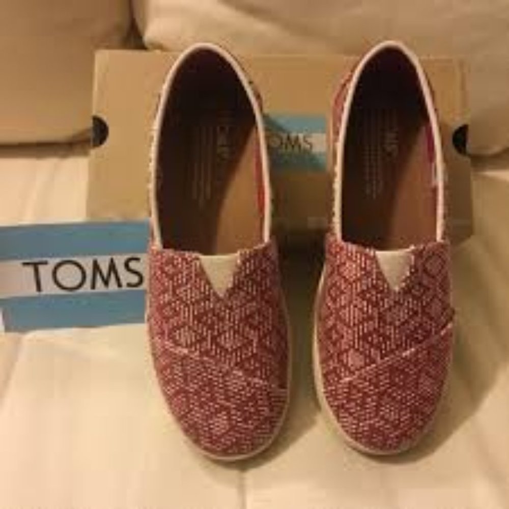 RedTextured Canvas Diamond Women's Avalon Slip-Ons